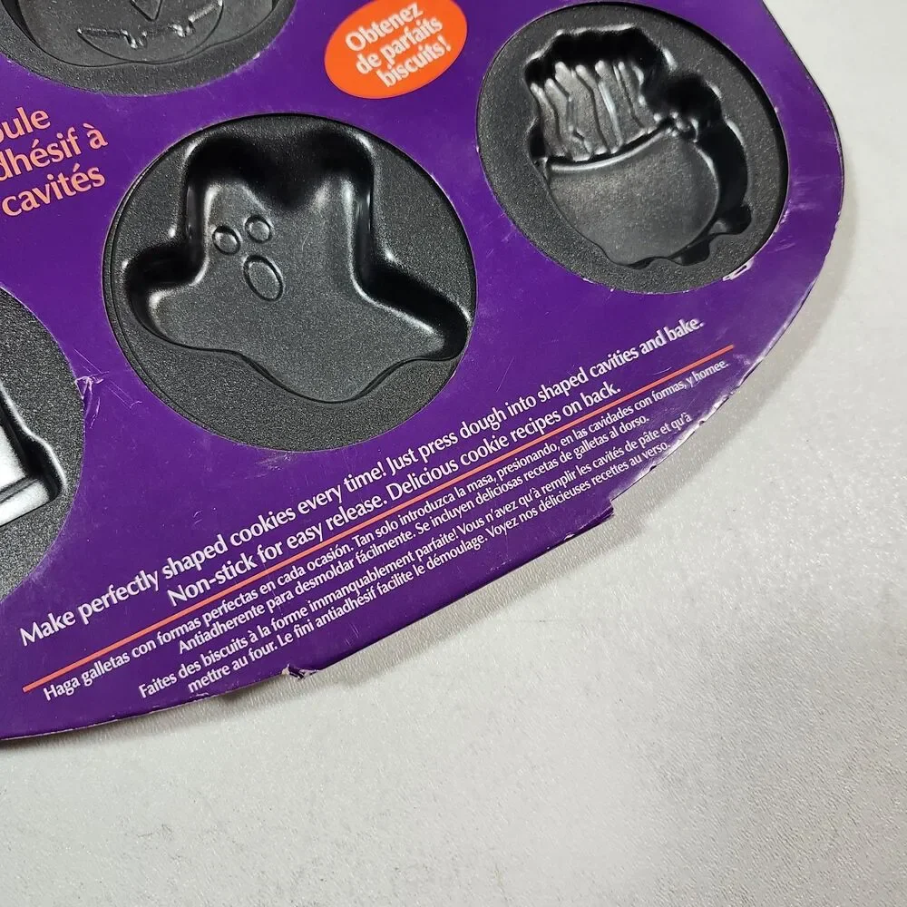 5 Wilton Halloween Cookie Pans Pumpkin Ghost Bat Holiday Skull Tombstone Baking